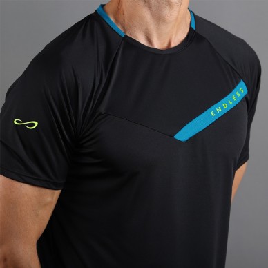 camiseta Endless Tracer negro petróleo