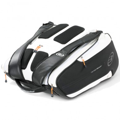 Paletero Bullpadel BPP-25012 Hack blanco 2025