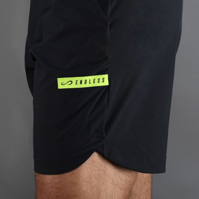 Short Endless Swift negro amarillo