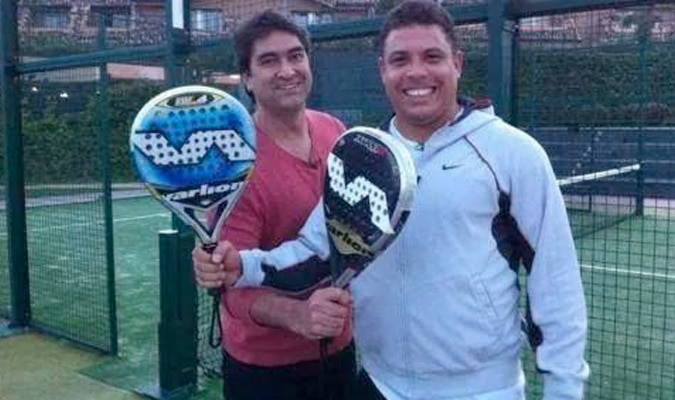 Ronaldo jugando al padel