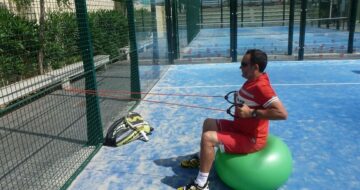 50 ejercicios para el entrenamiento con bandas elásticas en pádel