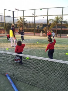 niños entrenando