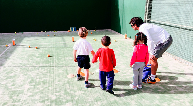 Ejercicios de pádel para jugar con niños